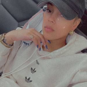 Meet your Posher, Courtney